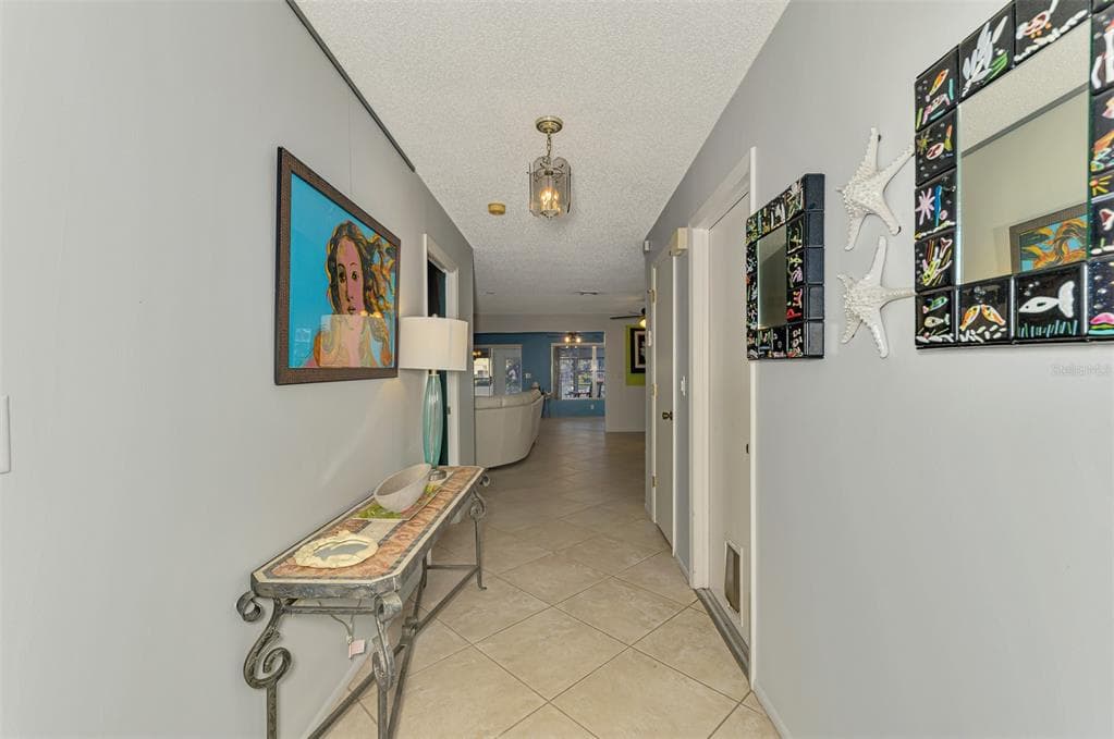 602 PORTIA STREET N photo 20