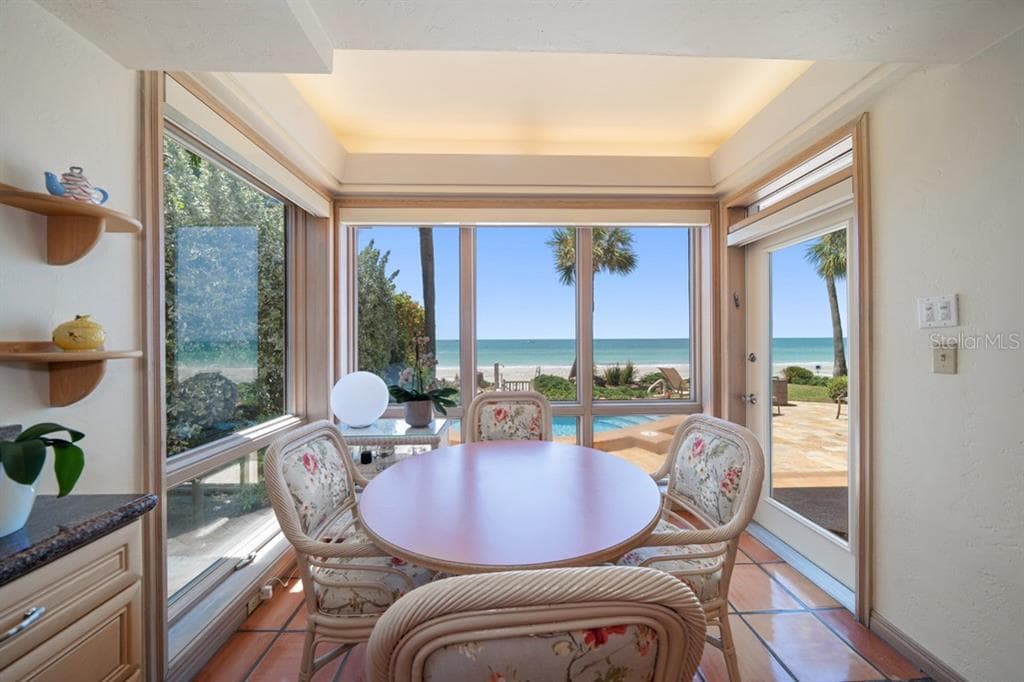 16000 GULF BOULEVARD photo 20