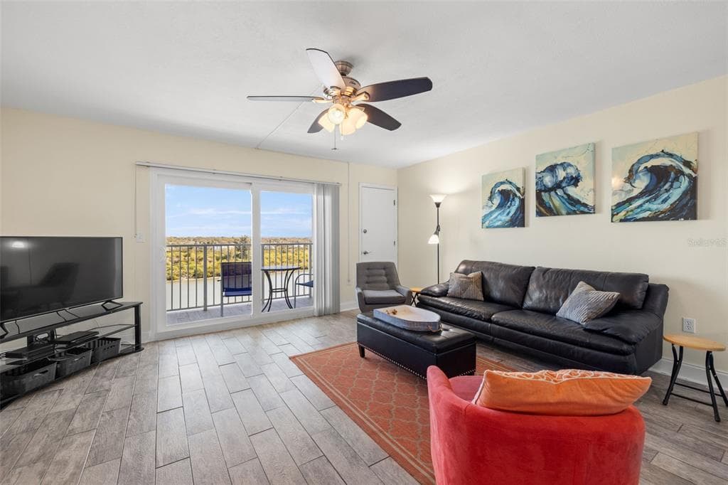 18610 GULF BOULEVARD 709 photo 6