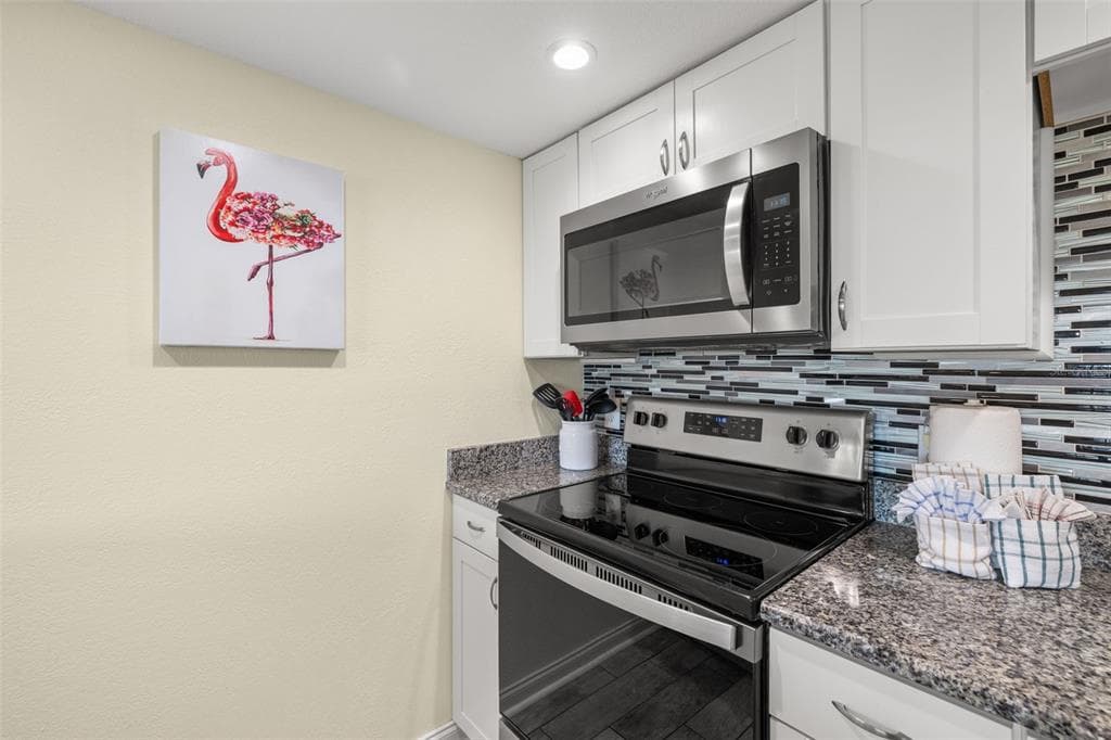 18610 GULF BOULEVARD 709 photo 12