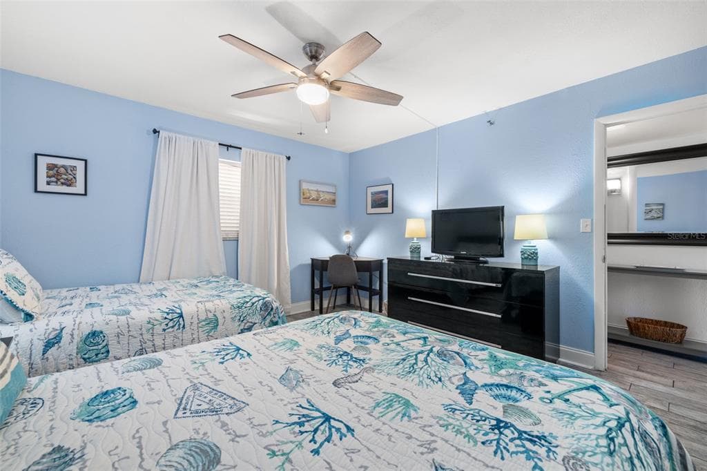 18610 GULF BOULEVARD 709 photo 18