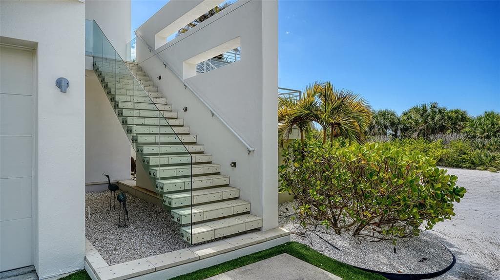 160 WHITTIER DRIVE photo 10