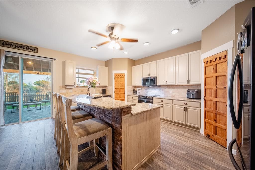 2724 SUNCOAST LAKES BOULEVARD photo 11
