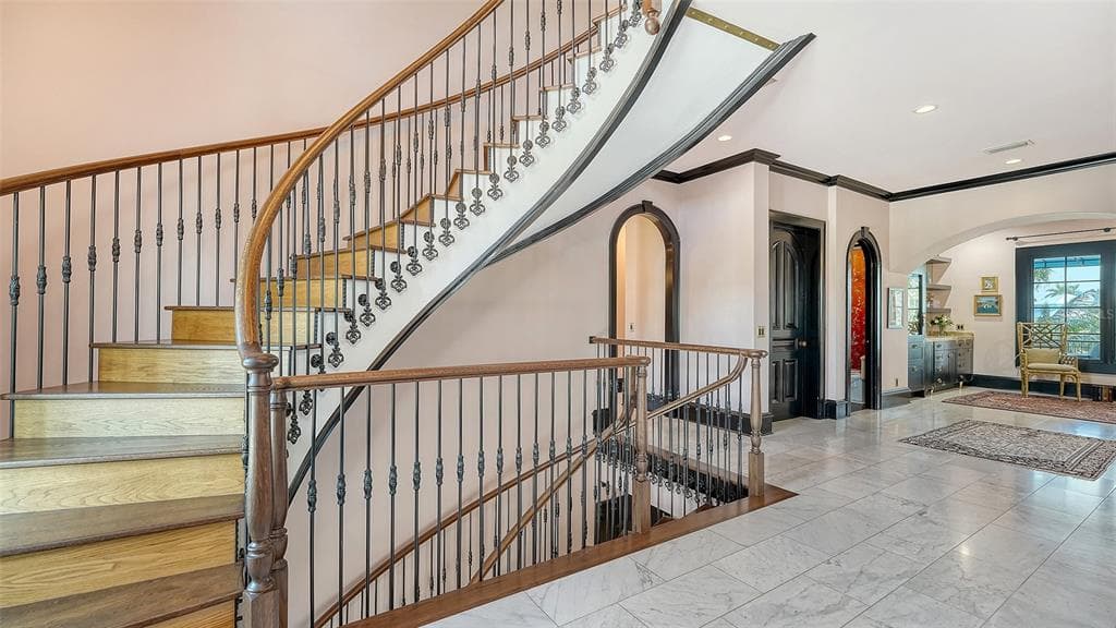 513 VILLA ROSA WAY 2