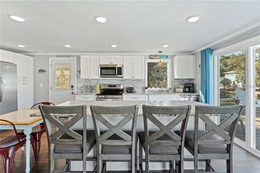 6051 COLONY CIRCLE photo 12