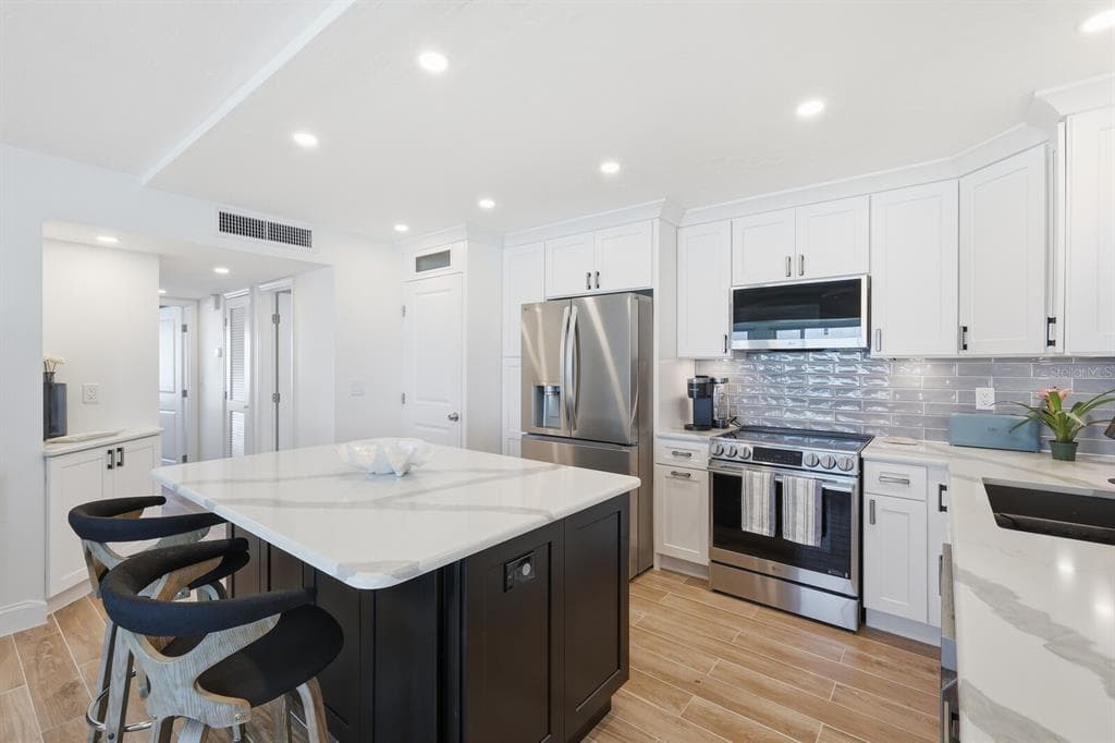 320 GULF BOULEVARD 5C photo 19