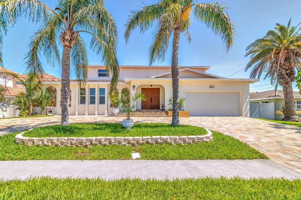 451 PALM ISLAND NE photo 2