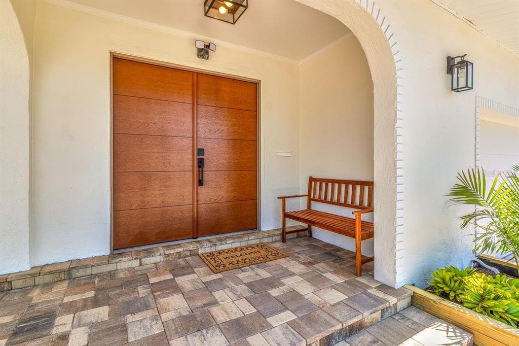 451 PALM ISLAND NE photo 4