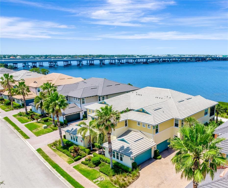 1264 RIVERSCAPE STREET #B 3