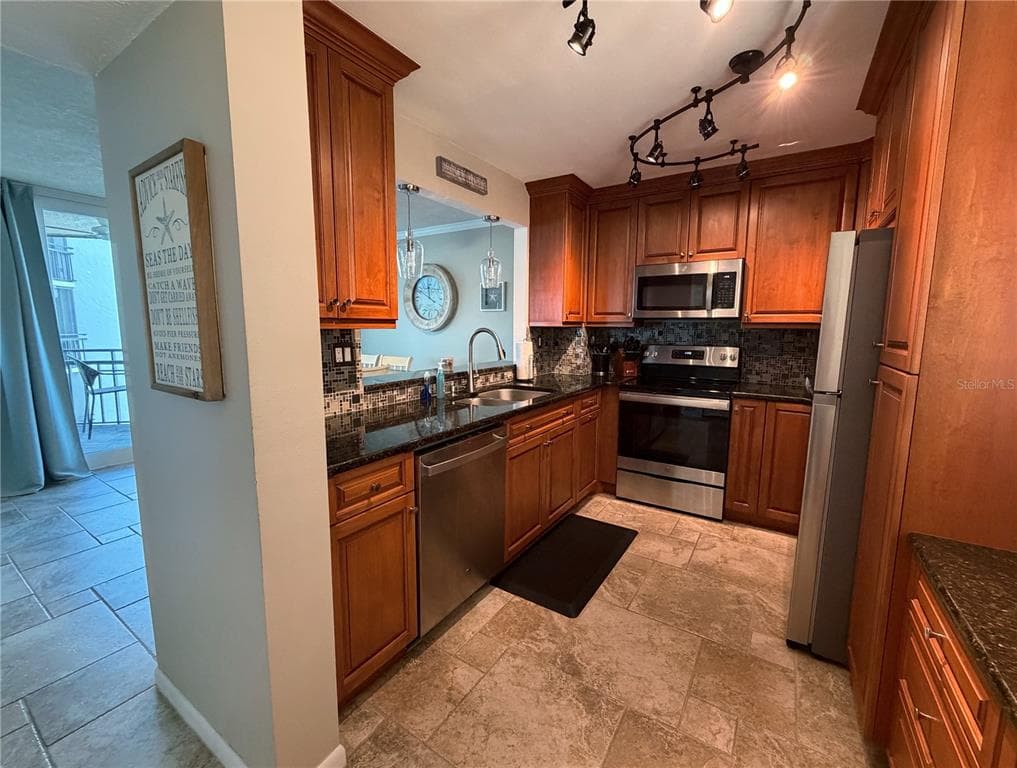 5541 PUERTA DEL SOL BOULEVARD S 317 photo 12