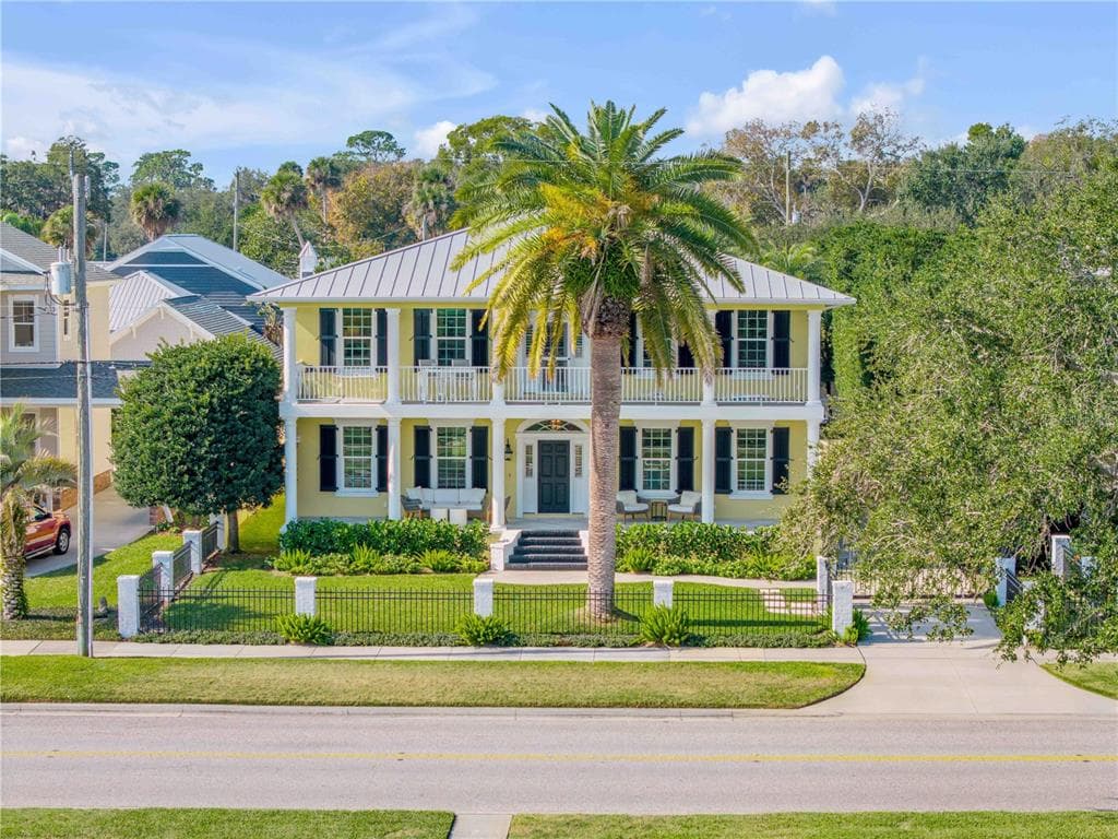1212 S RIVERSIDE DRIVE 4