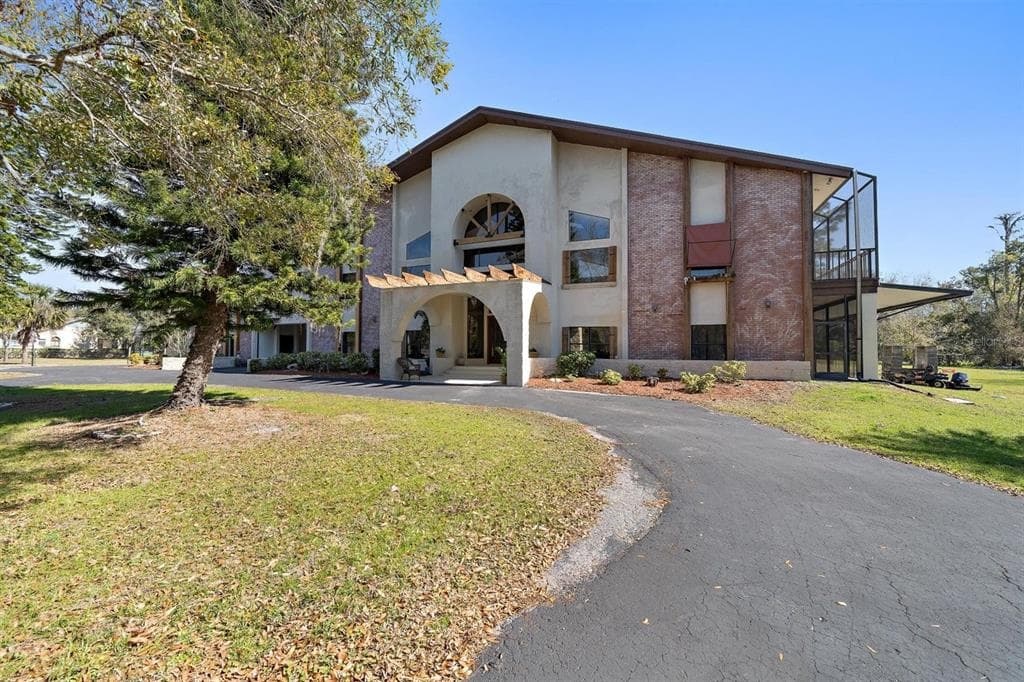18409 TYLER ROAD photo 1