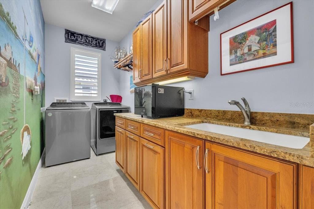 2172 DEBORAH DRIVE photo 23