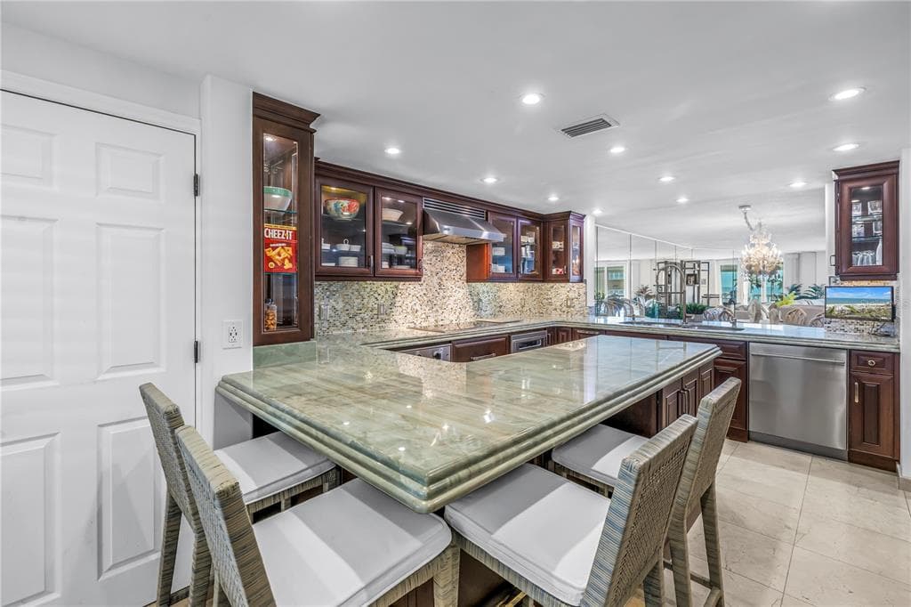6600 SUNSET WAY 408 photo 9