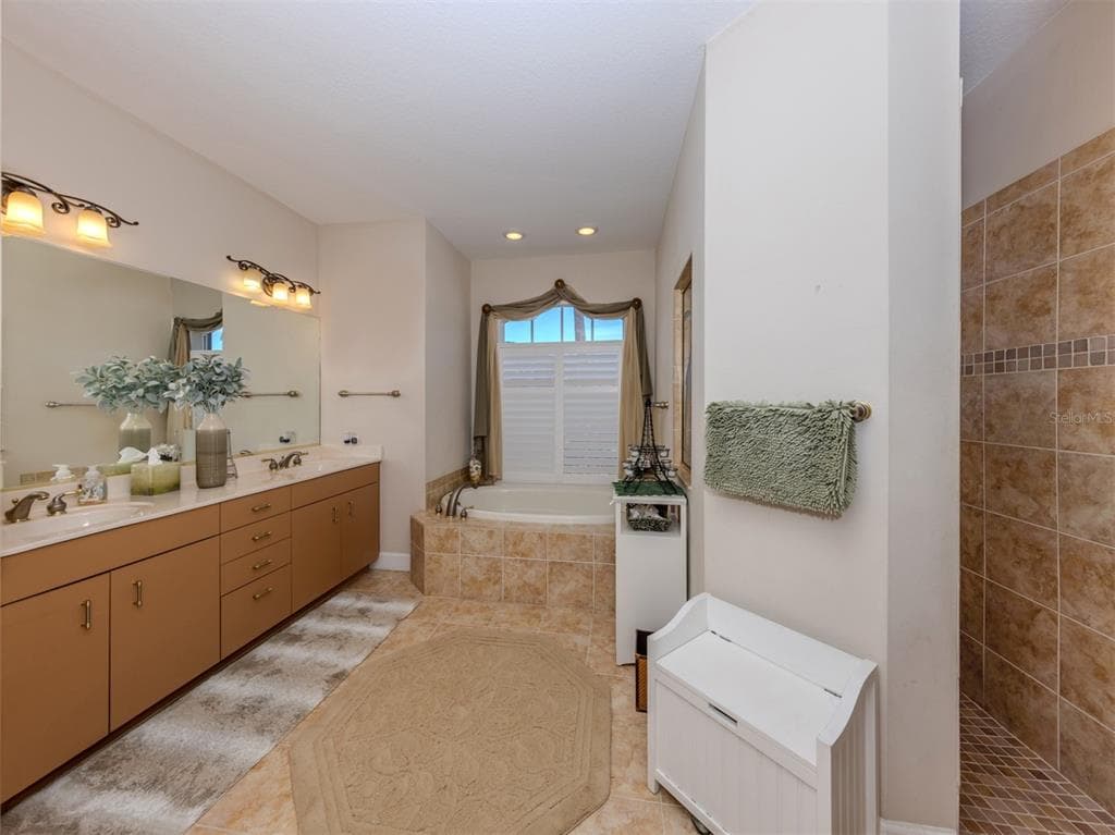 148 WADING BIRD DRIVE photo 21