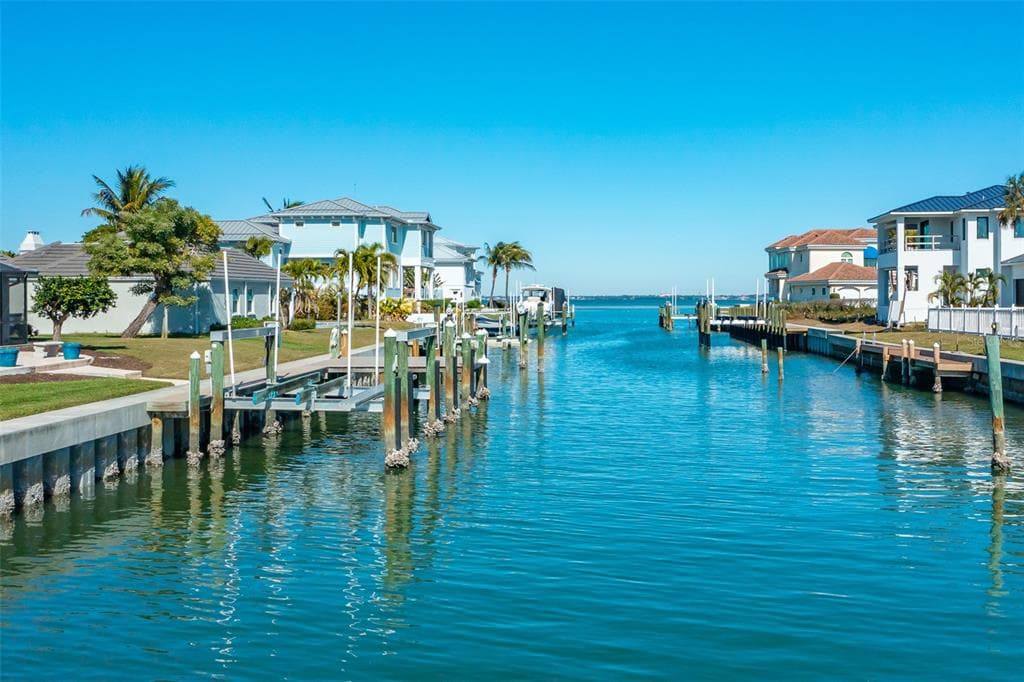 548 GUNWALE LANE photo 6