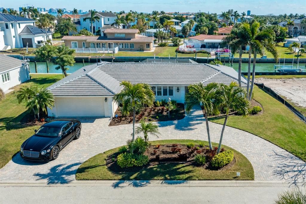 548 GUNWALE LANE 4