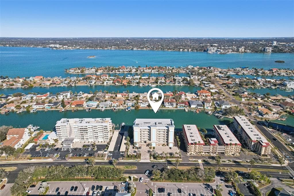 125 ISLAND WAY 404 photo 2