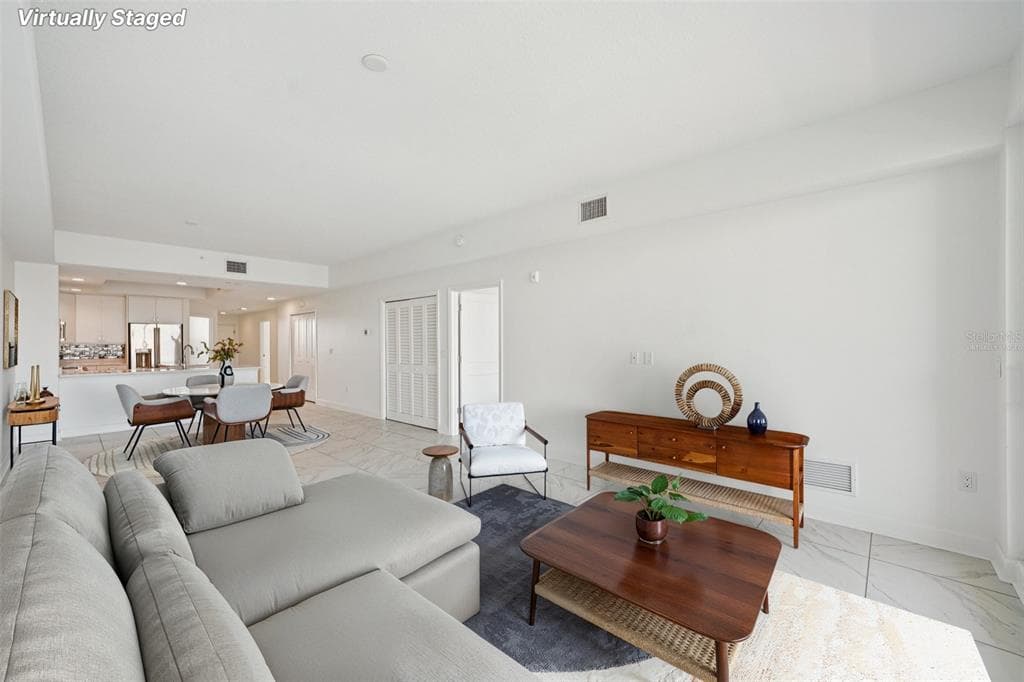 125 ISLAND WAY 404 photo 7