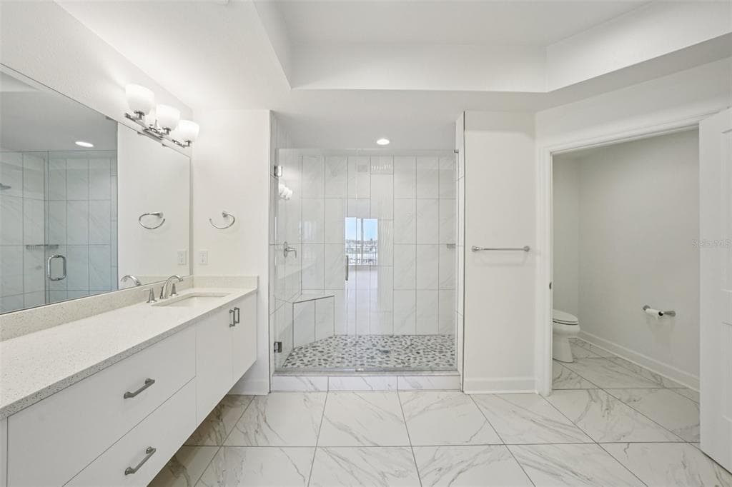125 ISLAND WAY 404 photo 14