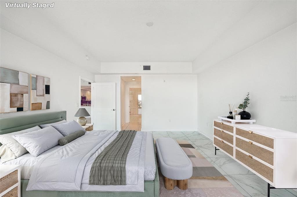 125 ISLAND WAY 404 photo 11