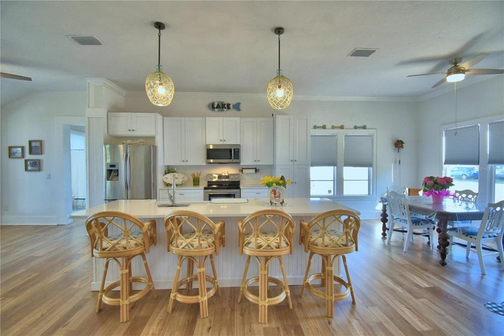 1173 S LAKE REEDY BOULEVARD 4