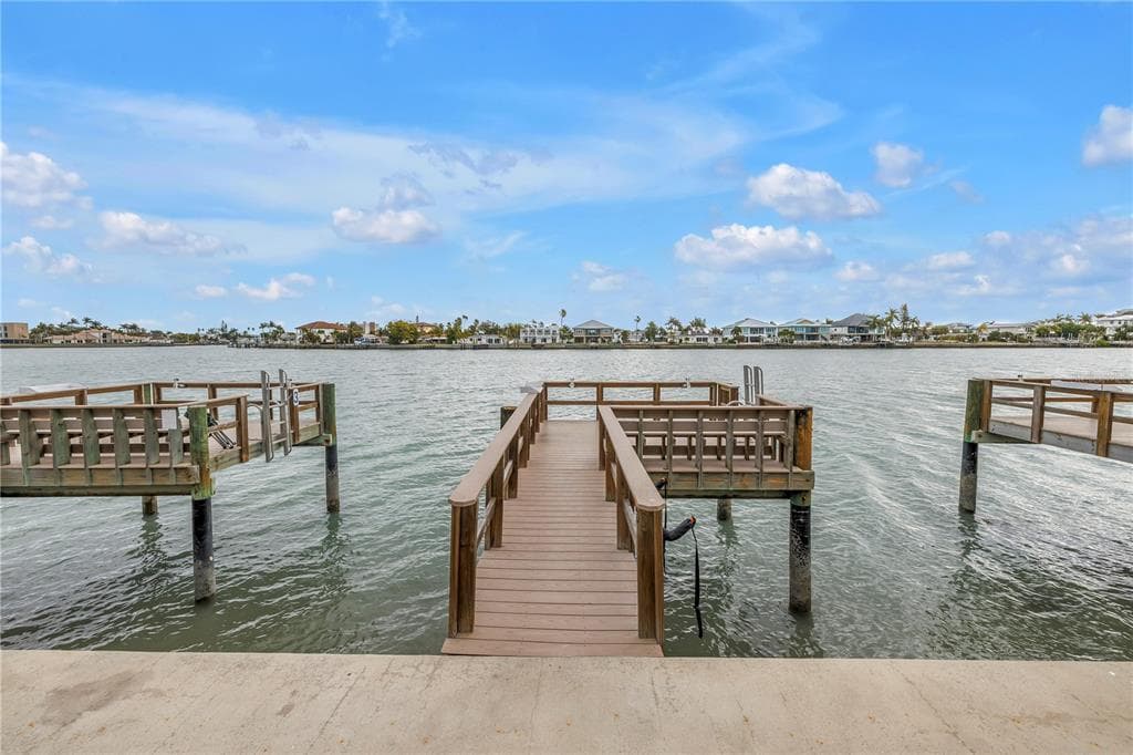 10265 GULF BOULEVARD B315 photo 6