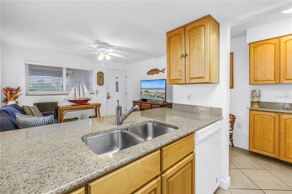 10265 GULF BOULEVARD B315 photo 13