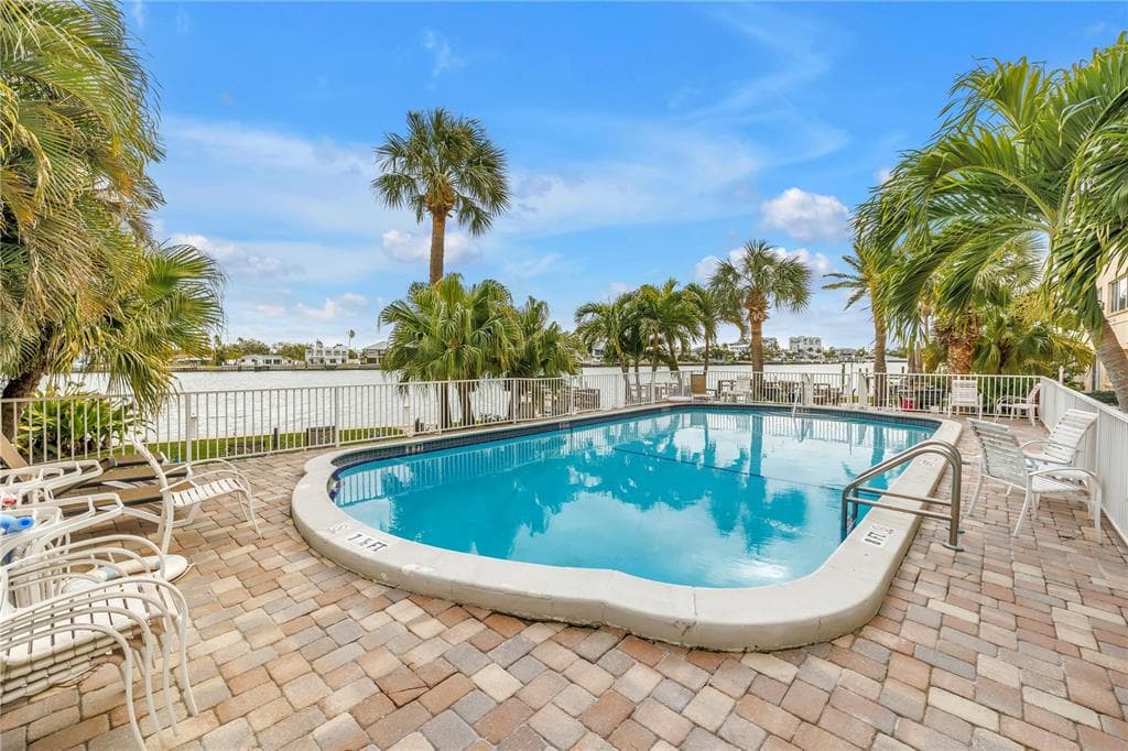10265 GULF BOULEVARD B315 photo 25