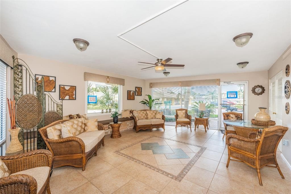 4525 COVE CIRCLE 604 photo 6