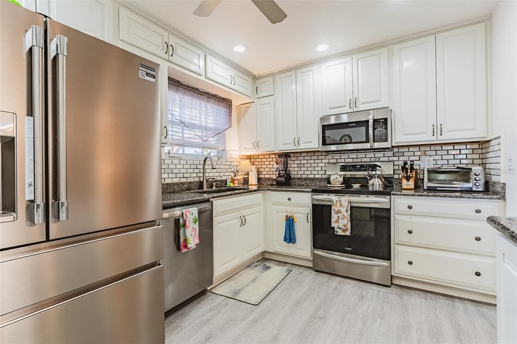 134 DARTMOUTH DRIVE NW photo 9