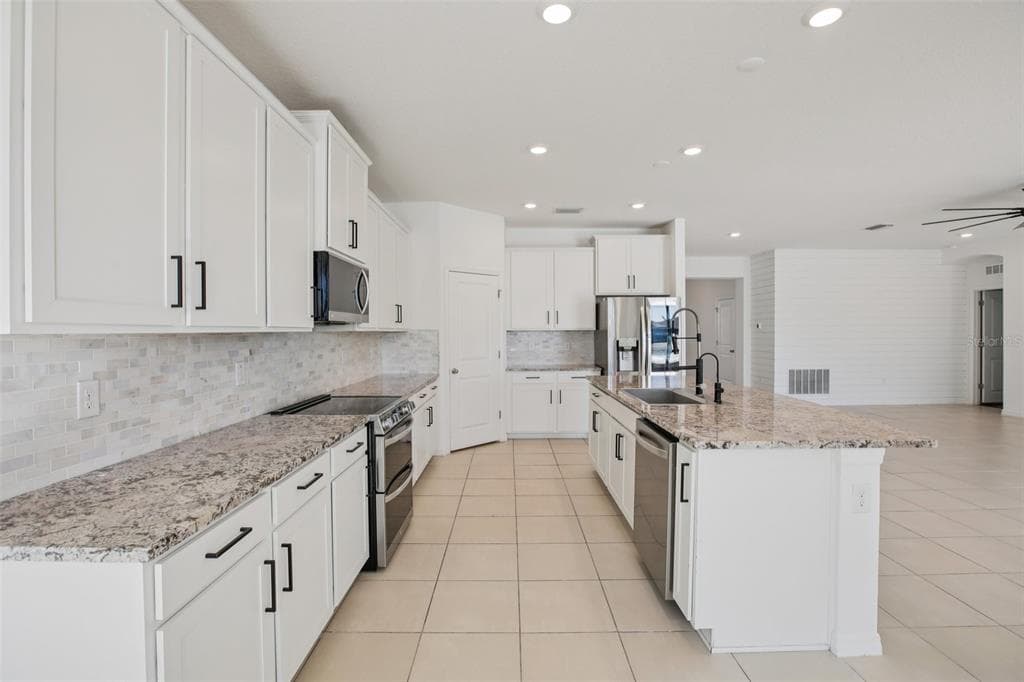 10747 LAXER CAY LOOP photo 17