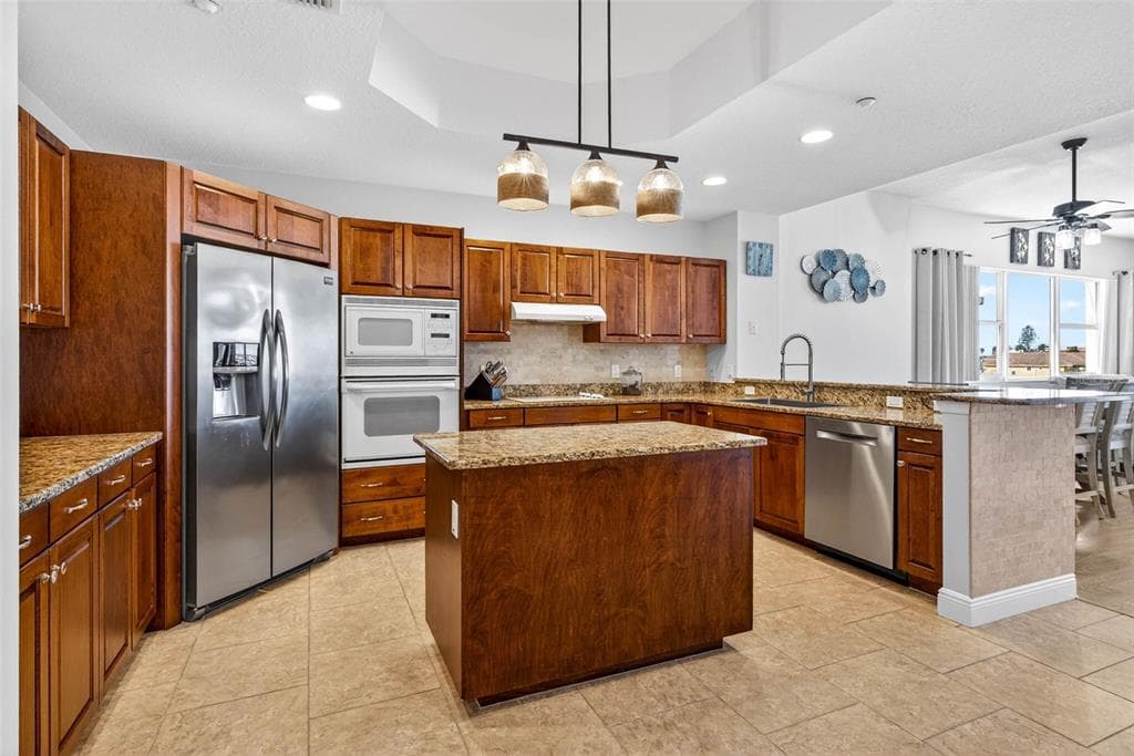 17717 GULF BOULEVARD 401 photo 7