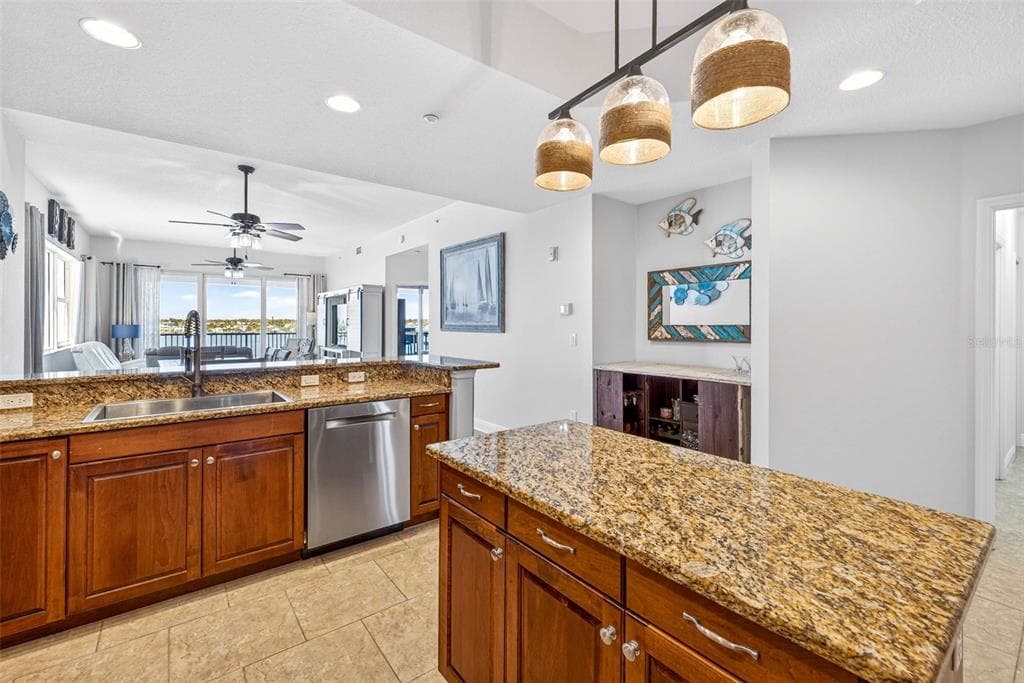 17717 GULF BOULEVARD 401 photo 10