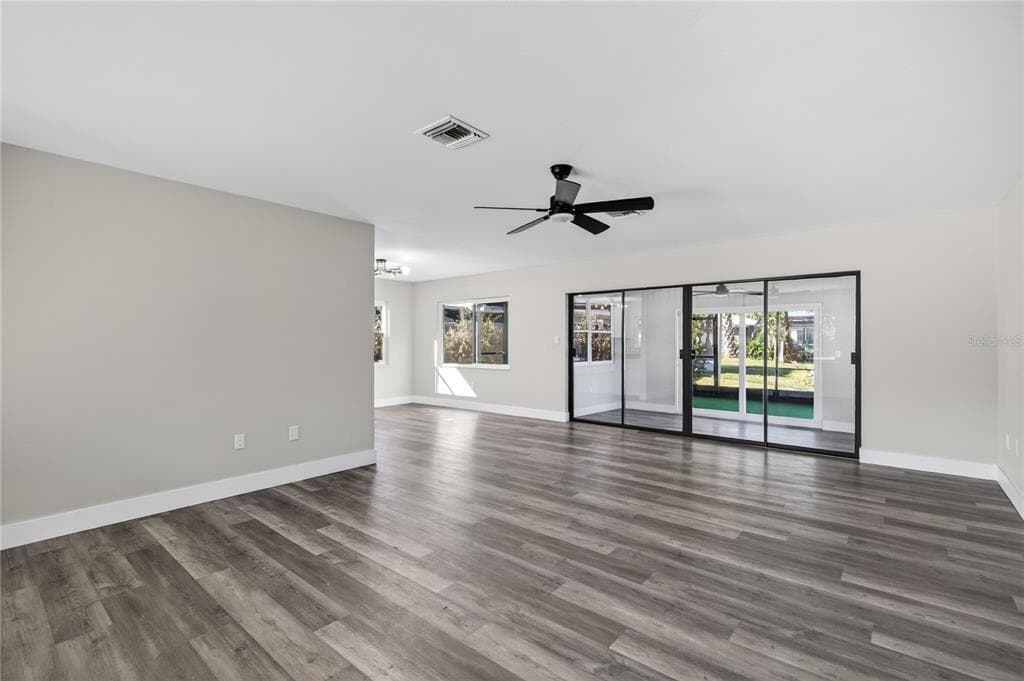 1503 CANAL COURT photo 6
