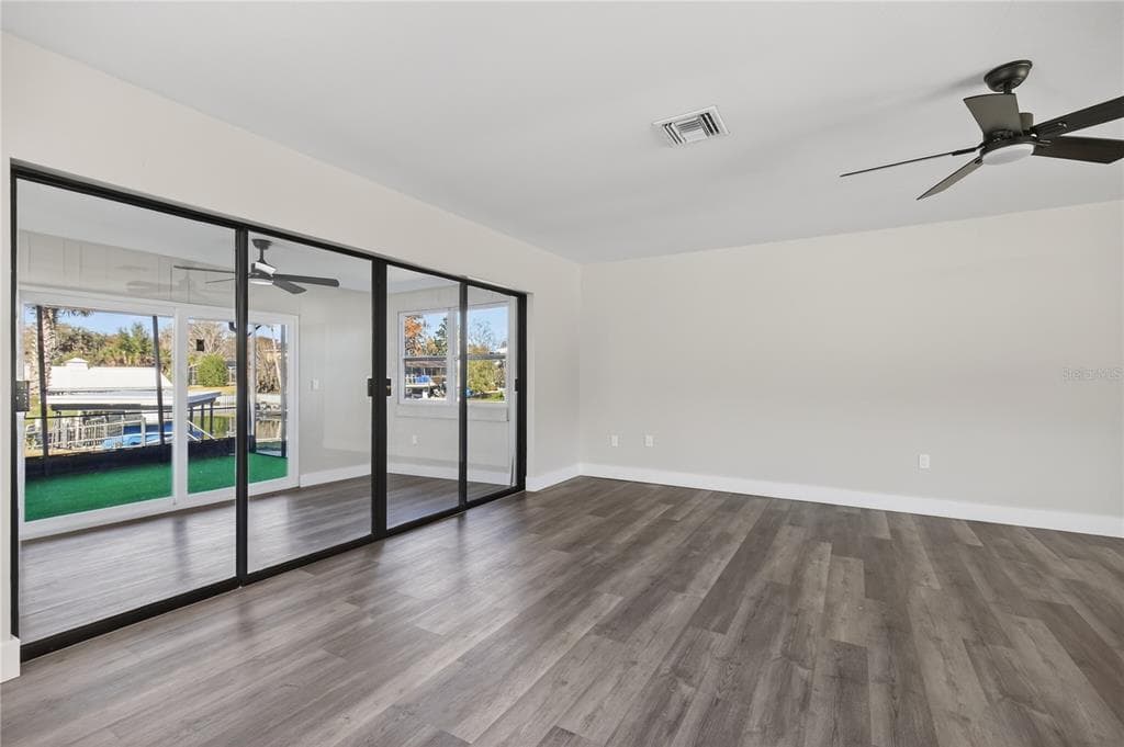 1503 CANAL COURT photo 17