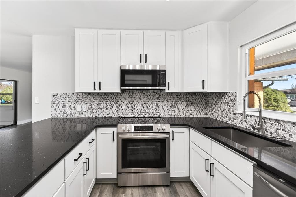 1503 CANAL COURT photo 12