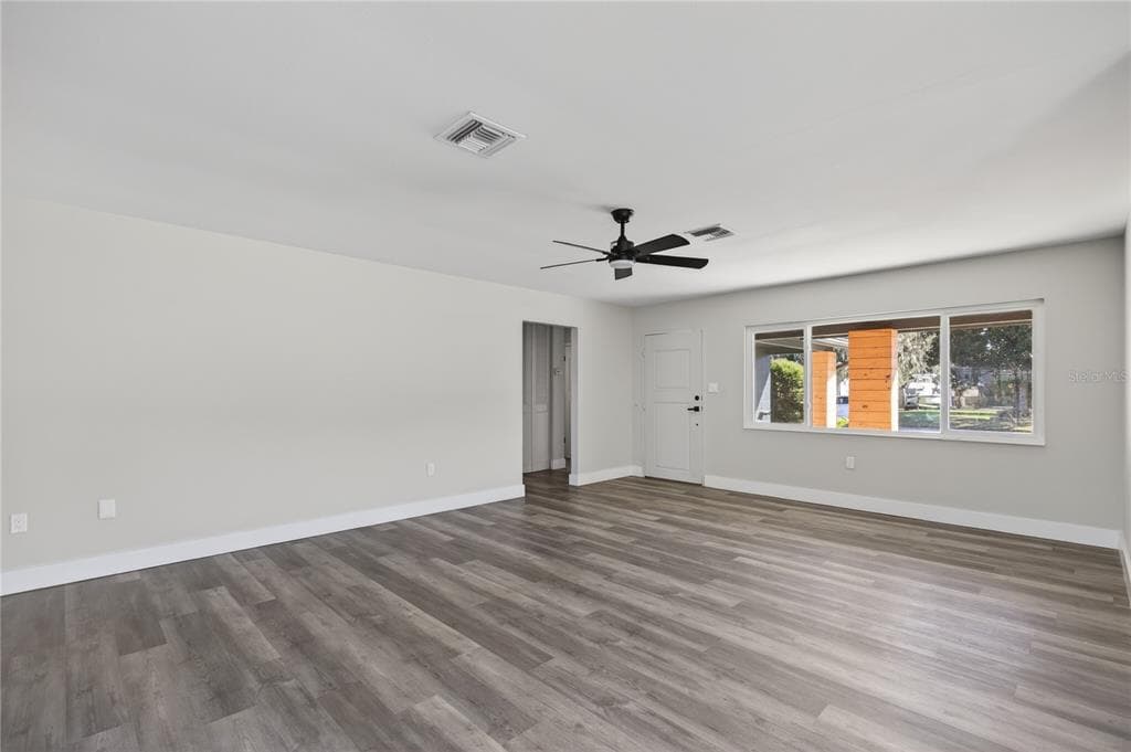 1503 CANAL COURT photo 8