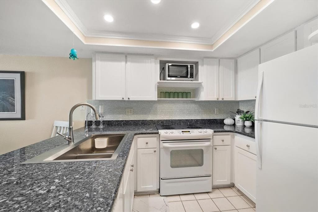 60 GULF BOULEVARD 201 photo 10