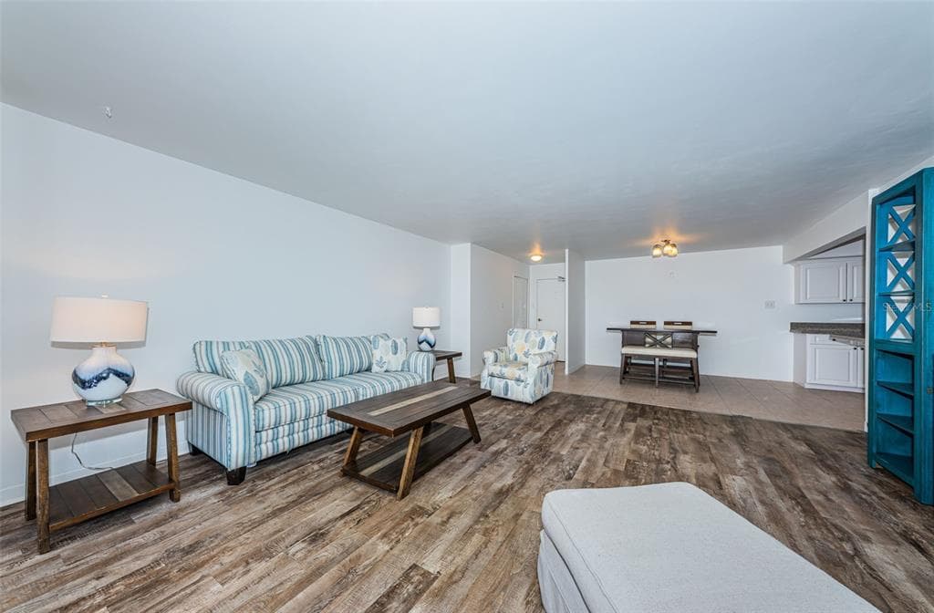 10355 PARADISE BOULEVARD 711 photo 8