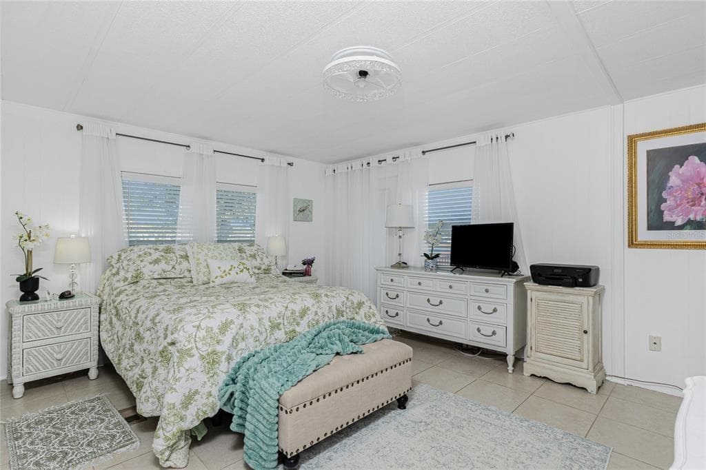 1300 SANDERLING DRIVE photo 18