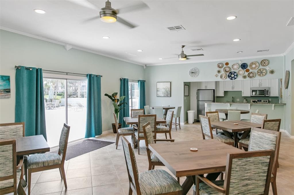531 SUTTON PLACE photo 23