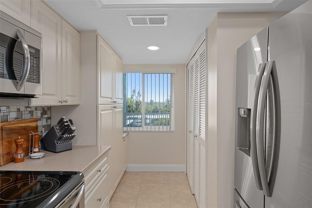 4550 BAY BOULEVARD 1211 photo 17