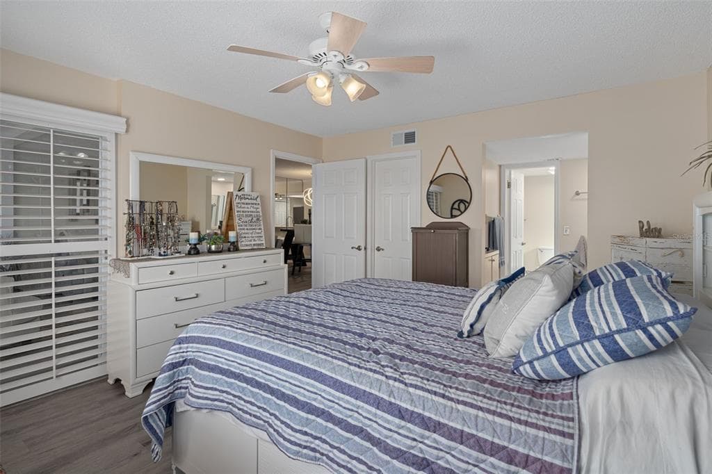 4550 BAY BOULEVARD 1211 photo 24