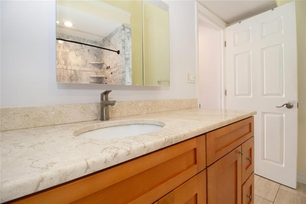12140 CAPRI CIRCLE S 709 photo 23