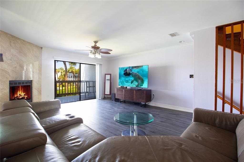 12140 CAPRI CIRCLE S 709 photo 10