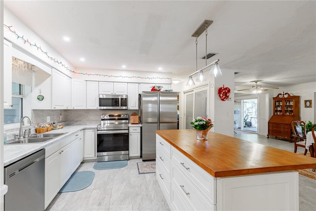 6433 LOCH LOMMOND DRIVE photo 22