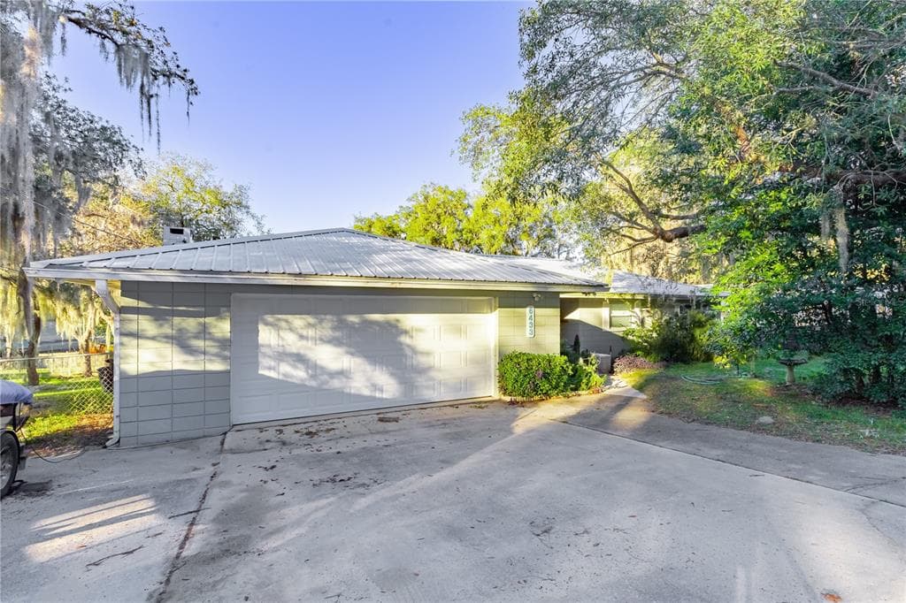 6433 LOCH LOMMOND DRIVE photo 5
