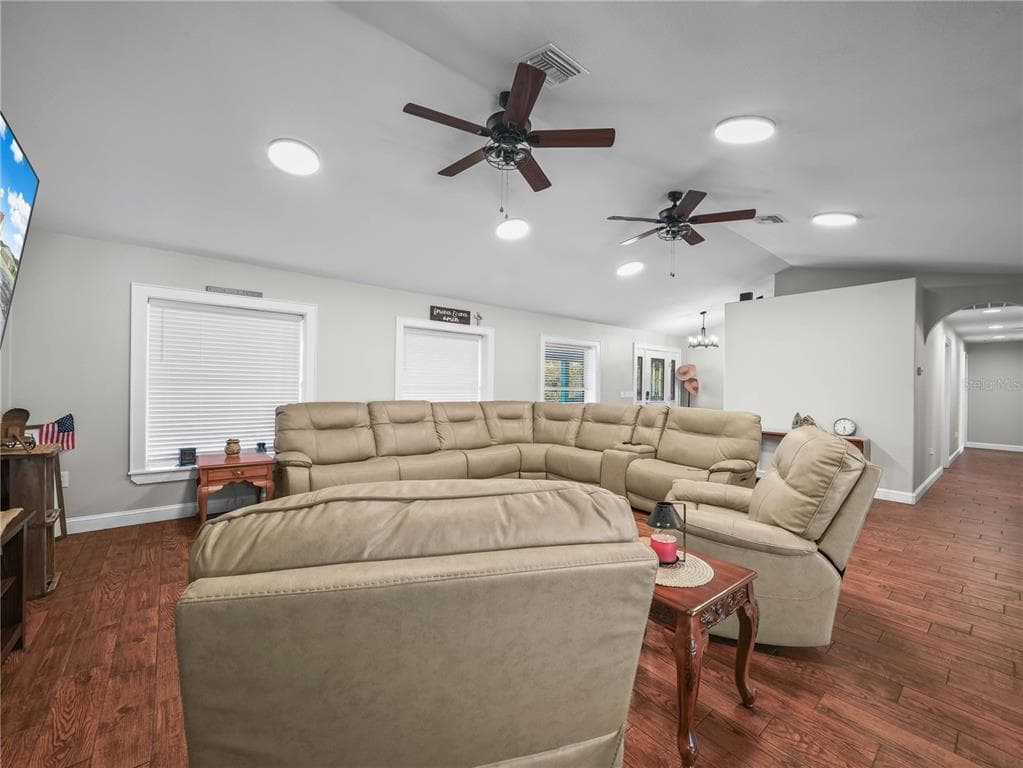 124 PANGOLA DRIVE photo 7
