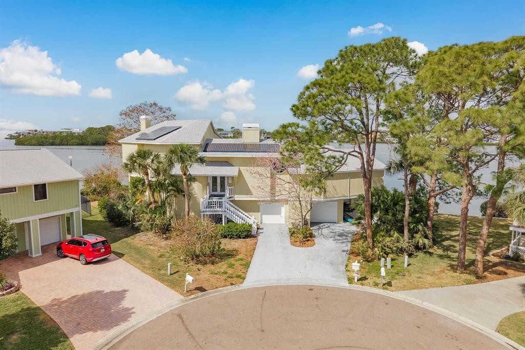 600 SOUNDVIEW DRIVE photo 2